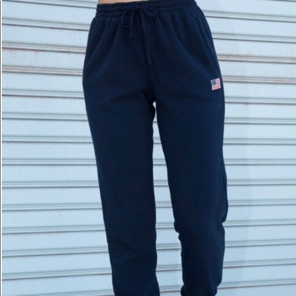 Brandy Melville Rosa Flag Sweatpants